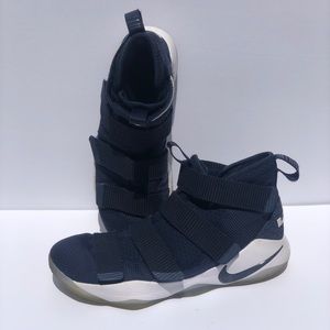 Nike Lebron Zoom Soldier